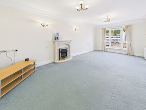 LIVING ROOM- click for photo gallery